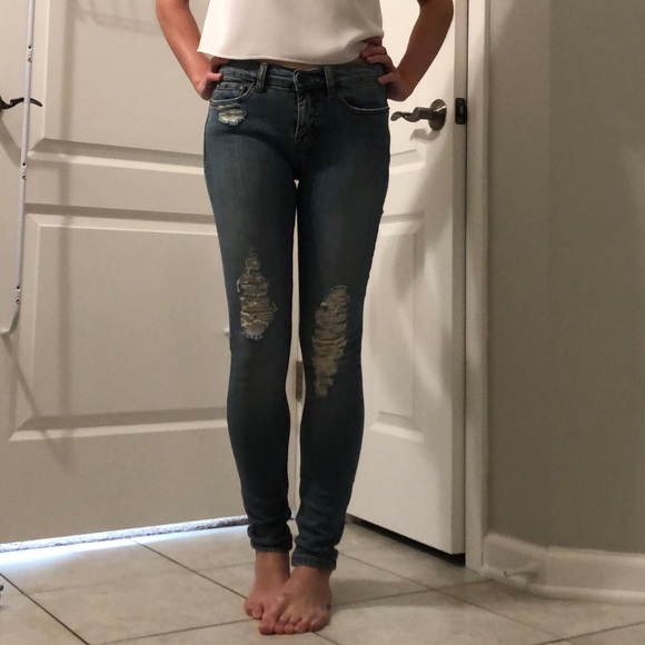 BDG distressed mid rise twig ankle jean - Picture 2 of 7